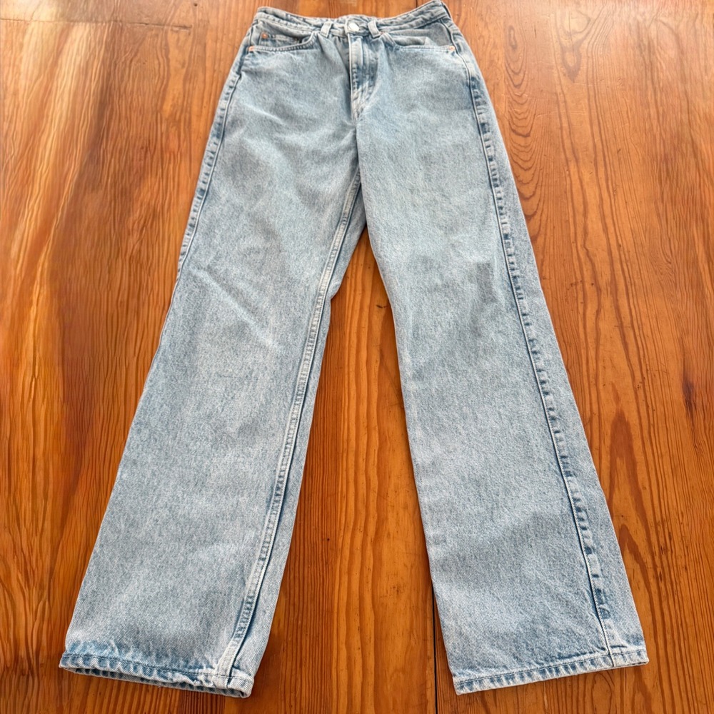 Weekday Jeans Women's 26x32 Rowe Light Wash‎ Extra High Waist Straight Denim